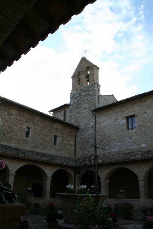 502cloitrestdamien Chemins d'Assise